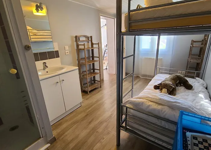 Spacious House With Garden And Pool Nyaraló