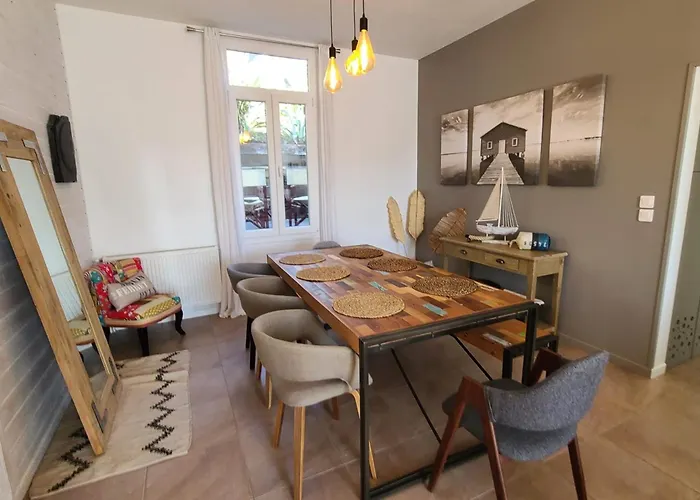 Nyaraló Spacious House With Garden And Pool *